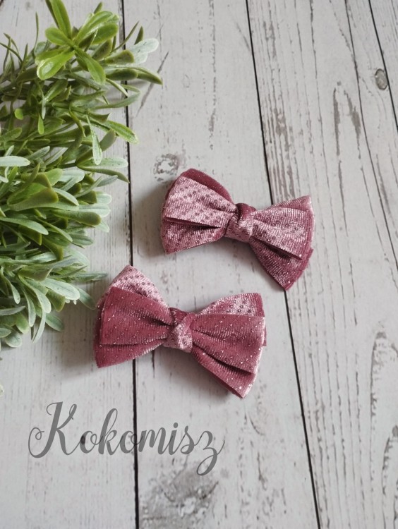 Welurowe kokardki - pudrowy róż _ spinki.jpg